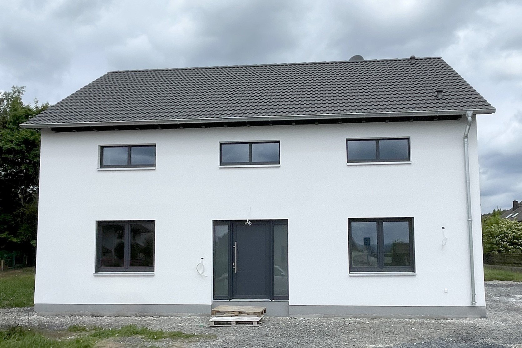 Einfamilienhaus mit Satteldach Frontansicht