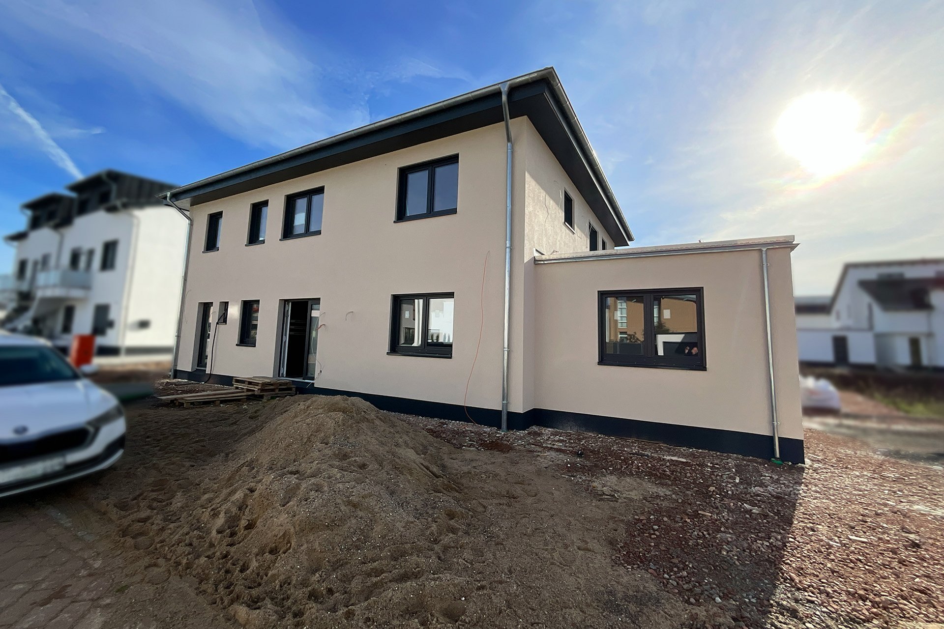 Stadtvilla mit Anbau ohne Gerüst 